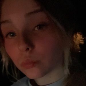 Meet your Posher, Chloe